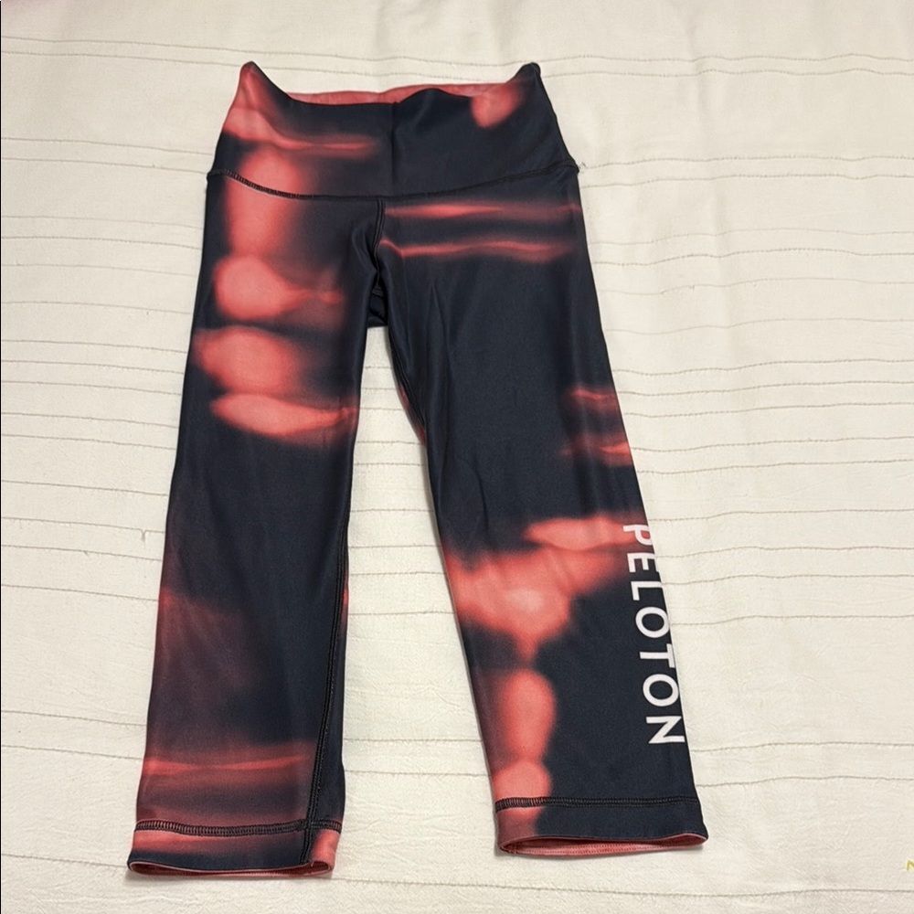 Peloton WITH Black and Pink Capri Leggings Athletic Stretch